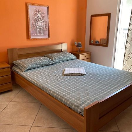 Roula Apartment Neoi Poroi Esterno foto